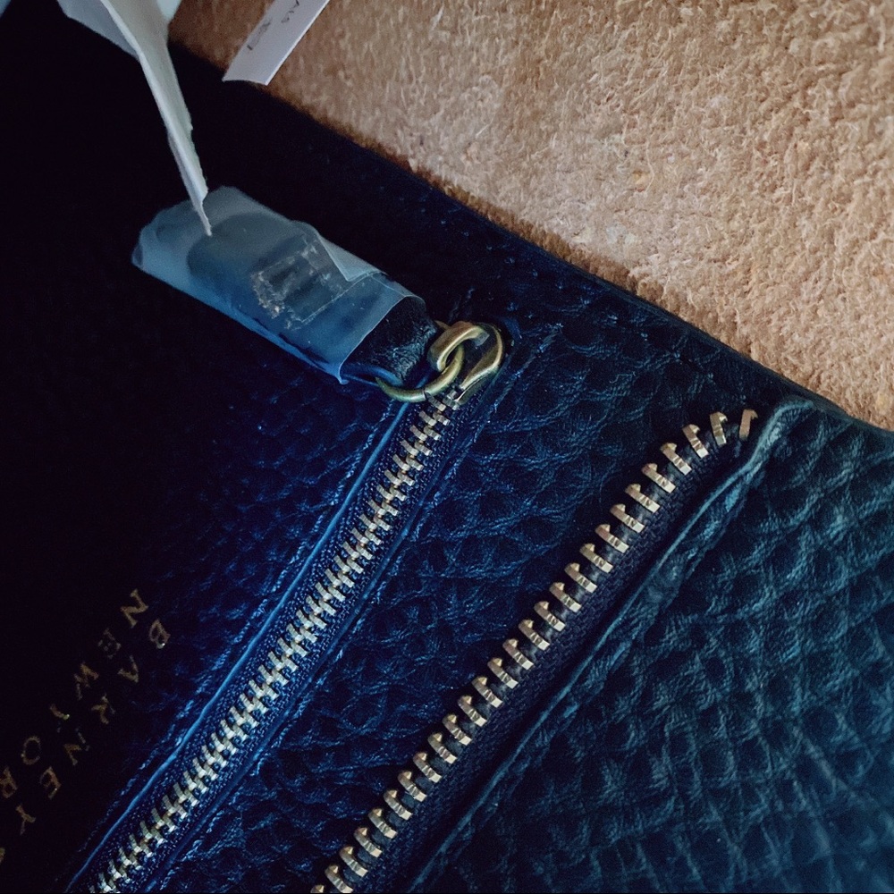 Barneys New York
100% Leather Satchel black - Picture 7 of 13